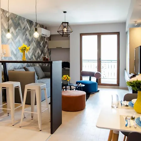 Stylish Studio, Centre - Private Parking - Panoramic Views *