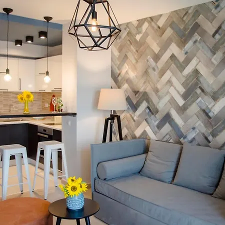 Stylish Studio, Centre - Private Parking - Panoramic Views