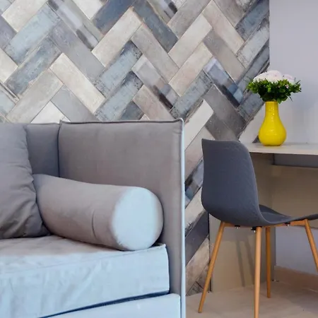 Stylish Studio, Centre - Private Parking - Panoramic Views *