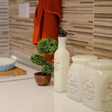 Apartament Stylish Studio, Centre - Private Parking - Panoramic Views *