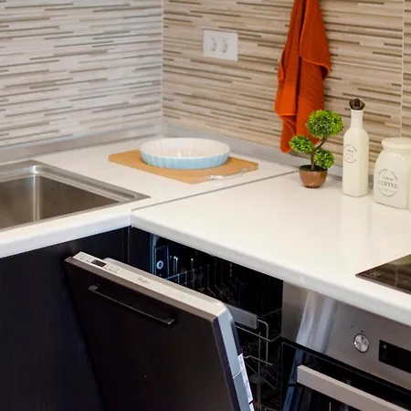 Stylish Studio, Centre - Private Parking - Panoramic Views