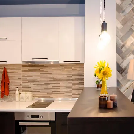 Stylish Studio, Centre - Private Parking - Panoramic Views *