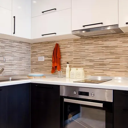 Stylish Studio, Centre - Private Parking - Panoramic Views Apartment