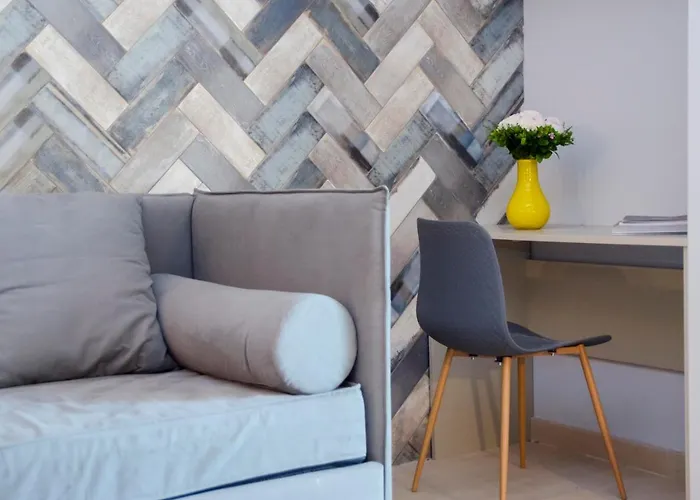 Stylish Studio, Centre - Private Parking - Panoramic Views *