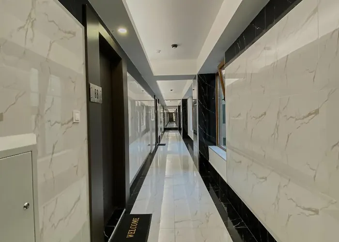 Stylish Studio, Centre - Private Parking - Panoramic Views Apartament *